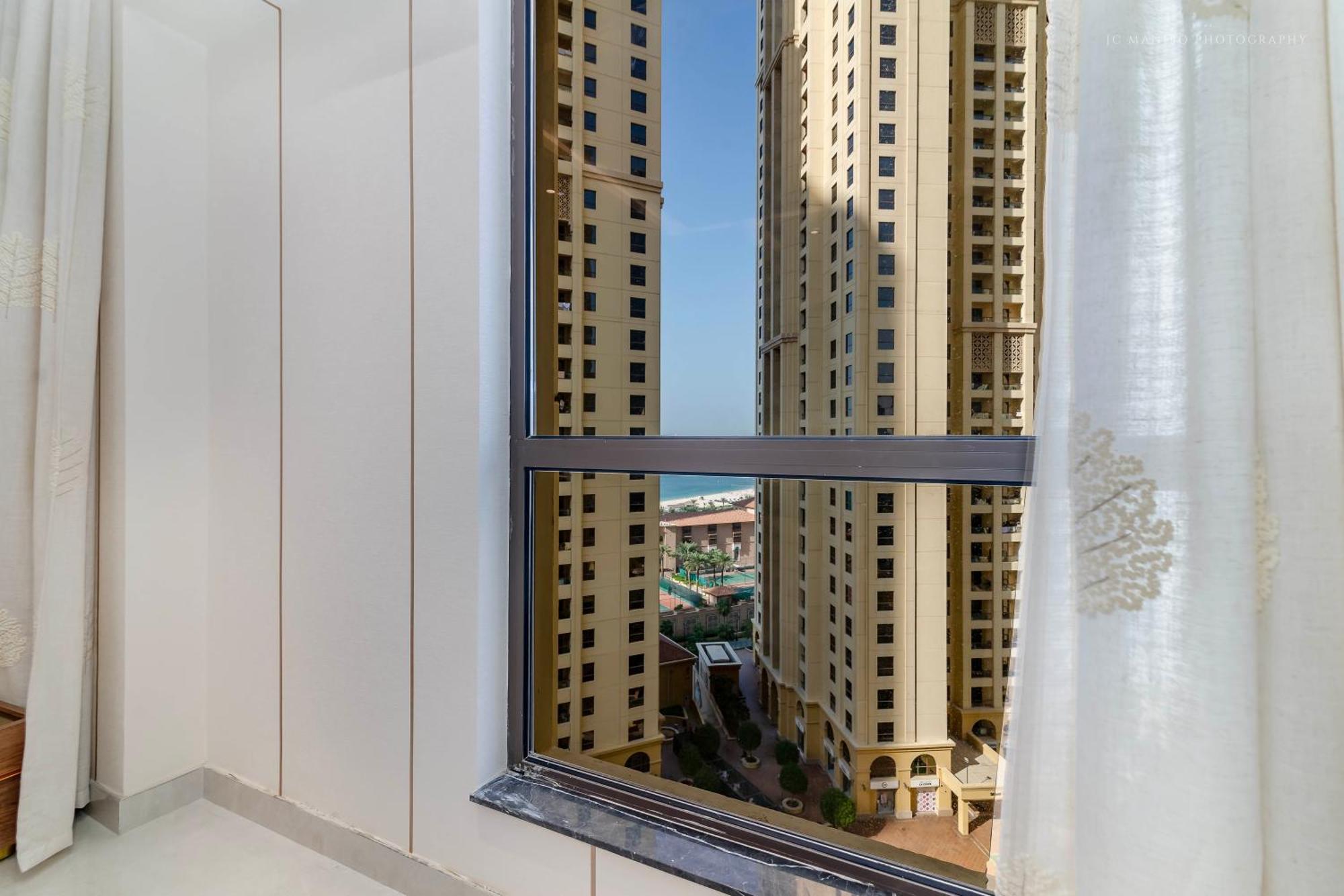 Ferienwohnung Usmans 4Bdrm Jbr Sadaf Next To Ritz Carlton Walk Dubai Exterior foto