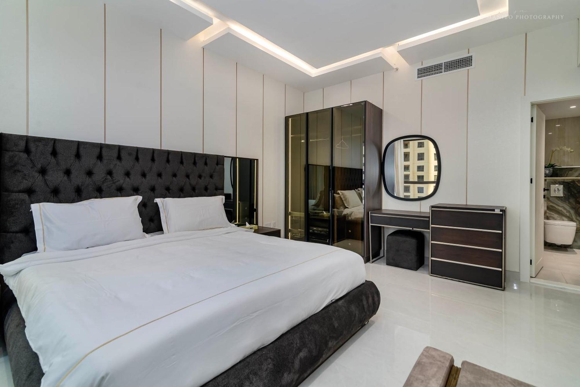 Ferienwohnung Usmans 4Bdrm Jbr Sadaf Next To Ritz Carlton Walk Dubai Exterior foto